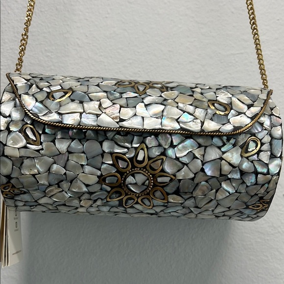 Antik Kraft | Silver Mosaic Mother Of Pearl w/ Crossbody Chain✨🐚 - Picture 5 of 14